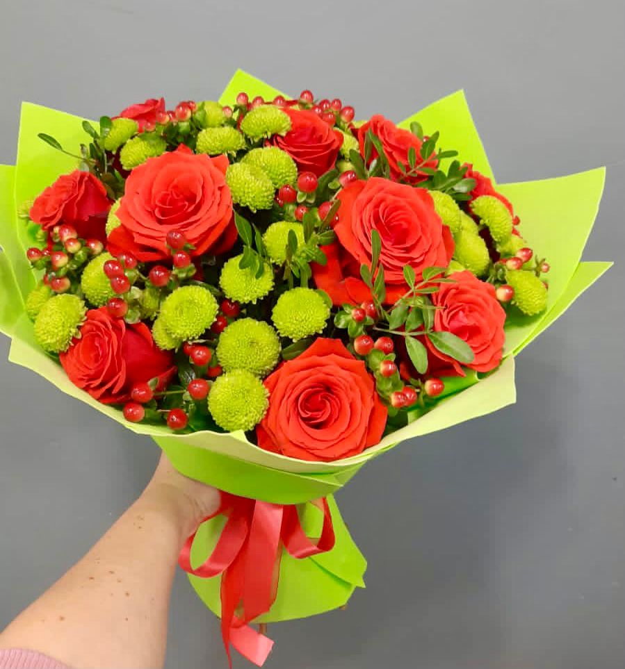 Букет цветов из: Хризантемы и Розы в Юце