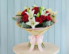 Букет цветов из:  Лилии и Розы в Юце