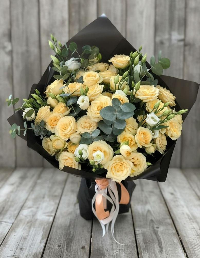 Букет цветов из: Розы и Лизиантусы в Юце