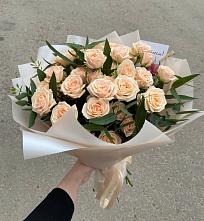 Букет Кремовые розы Латте в Юце