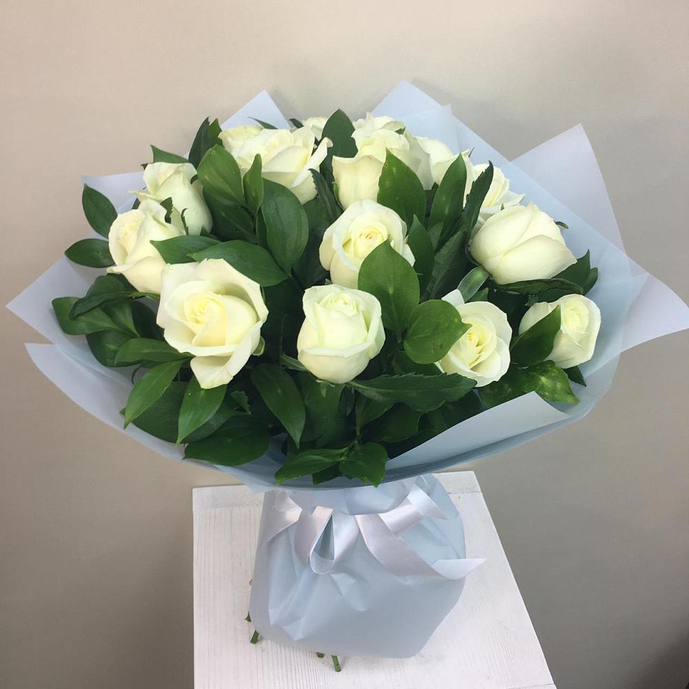 Букет 15 Белых роз Проуд в Юце