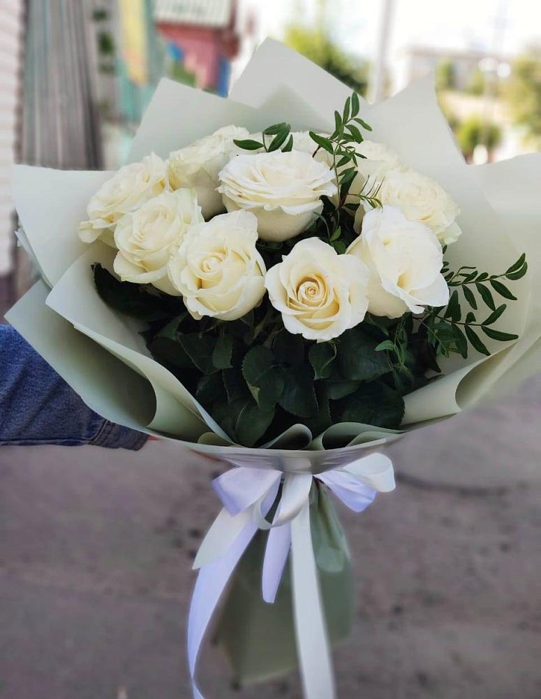 Букет Белые розы Проуд в Юце