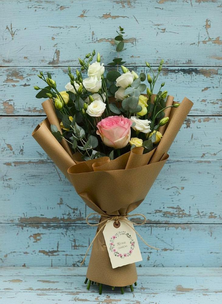 Букет цветов из: Розы и Лизиантусы в Юце