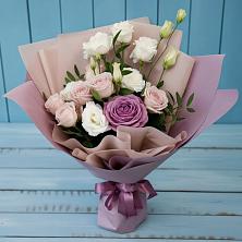 Букет цветов из:  Розы и Лизиантусы в Юце