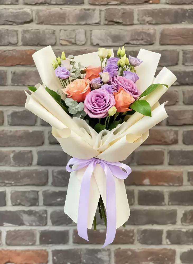 Букет цветов из: Лизиантусы и Розы в Юце