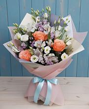 Букет цветов из:  Лизиантусы, Розы, Альстромерии и Гипсофила в Юце