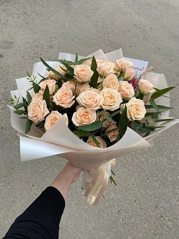 Букет Кремовые розы Латте в Юце