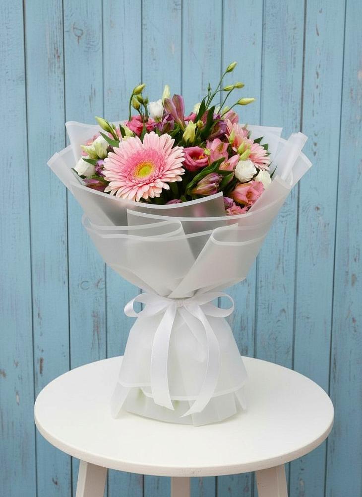 Букет цветов из: Герберы, Альстромерии и Лизиантусы в Юце