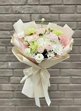Букет цветов из:  Гвоздики, Розы, Лизиантусы и Хризантемы в Юце