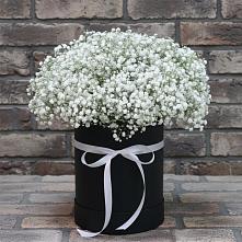 Цветочная композиция из Гипсофила в шляпной коробке в Юце