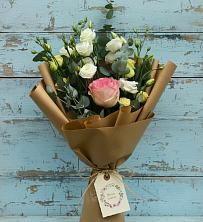 Букет цветов из:  Розы и Лизиантусы в Юце