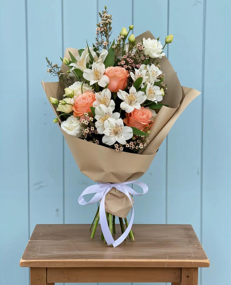 Букет цветов из: Альстромерии, Лизиантусы, Розы и Хризантемы в Юце